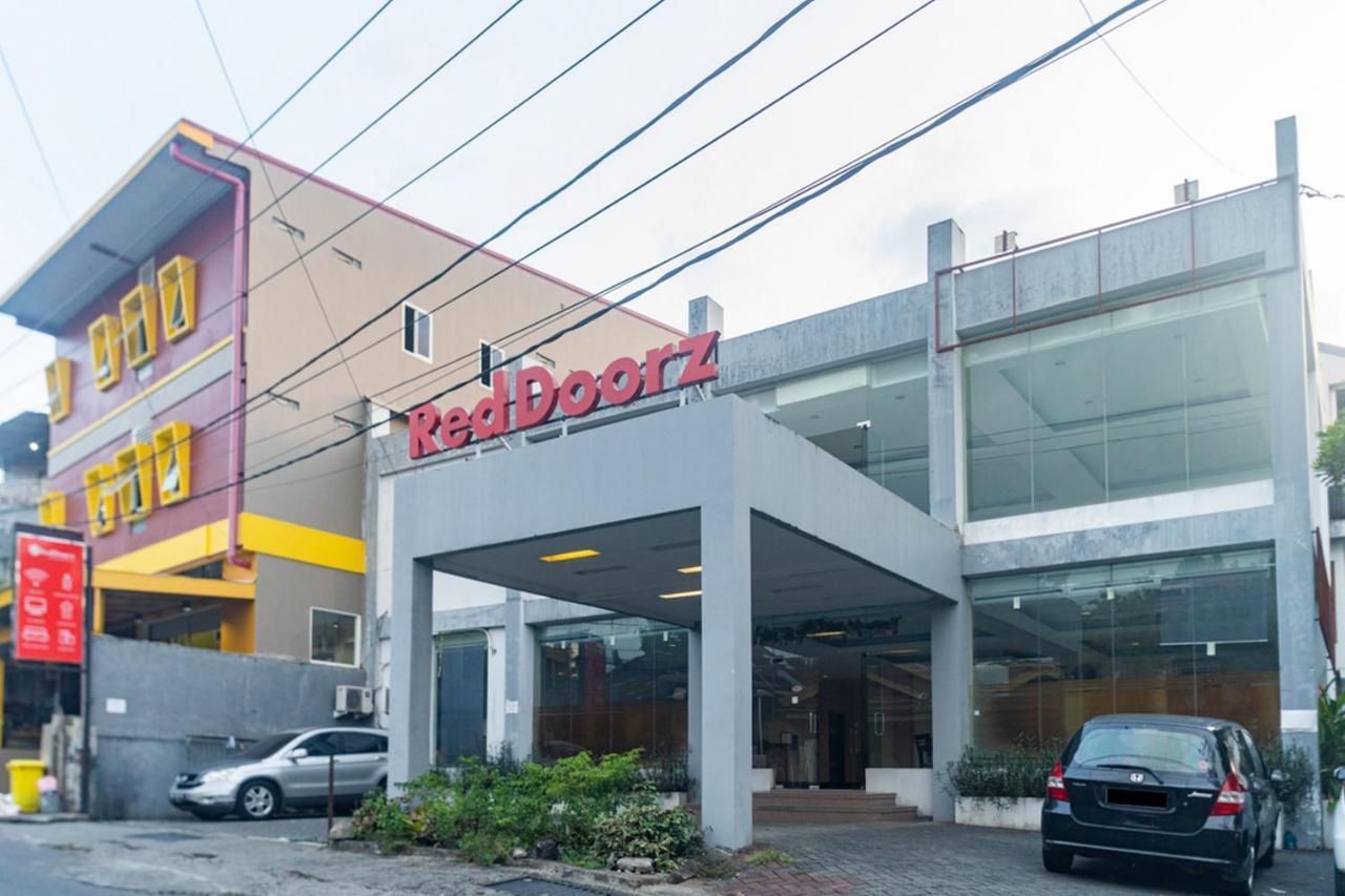 Reddoorz Near Bahu Mall Manado Malalayang Extérieur photo