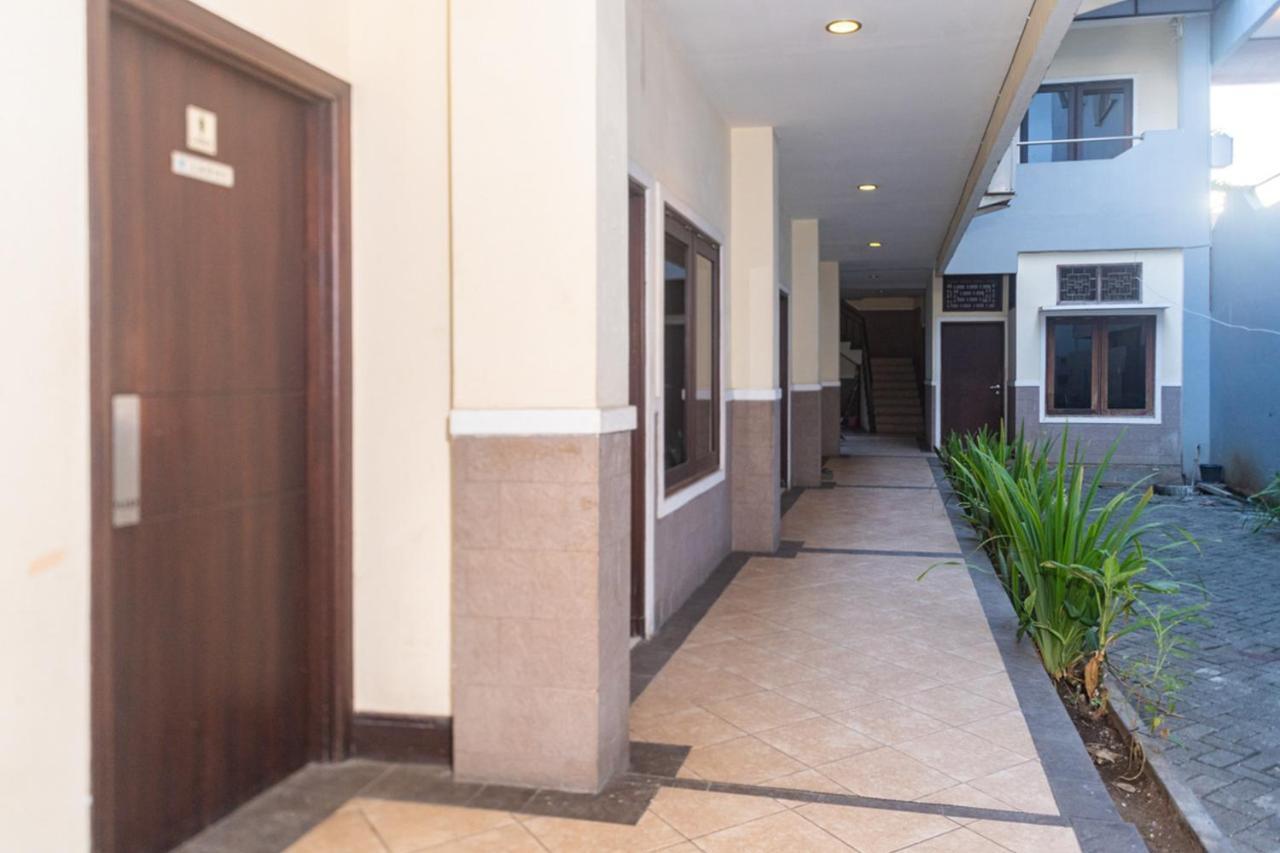 Reddoorz Near Bahu Mall Manado Malalayang Extérieur photo