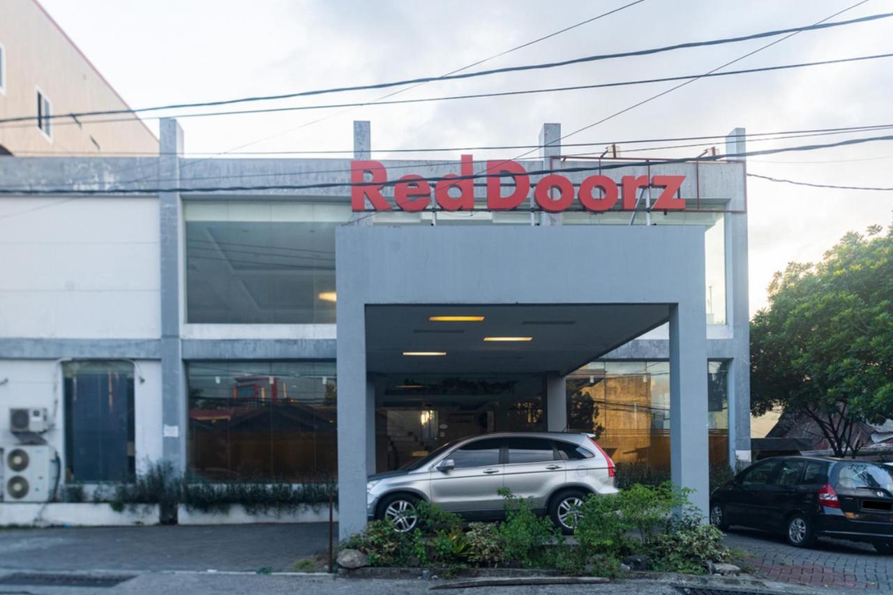 Reddoorz Near Bahu Mall Manado Malalayang Extérieur photo