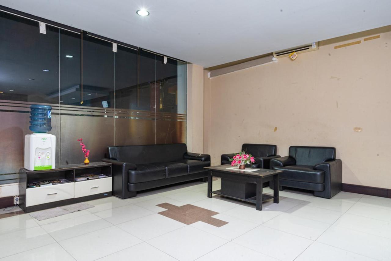 Reddoorz Near Bahu Mall Manado Malalayang Extérieur photo