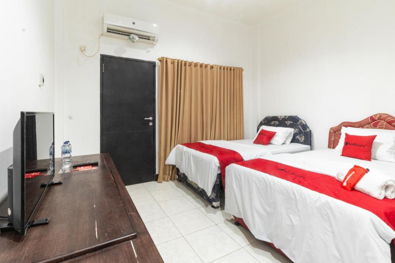 Reddoorz Near Bahu Mall Manado Malalayang Extérieur photo