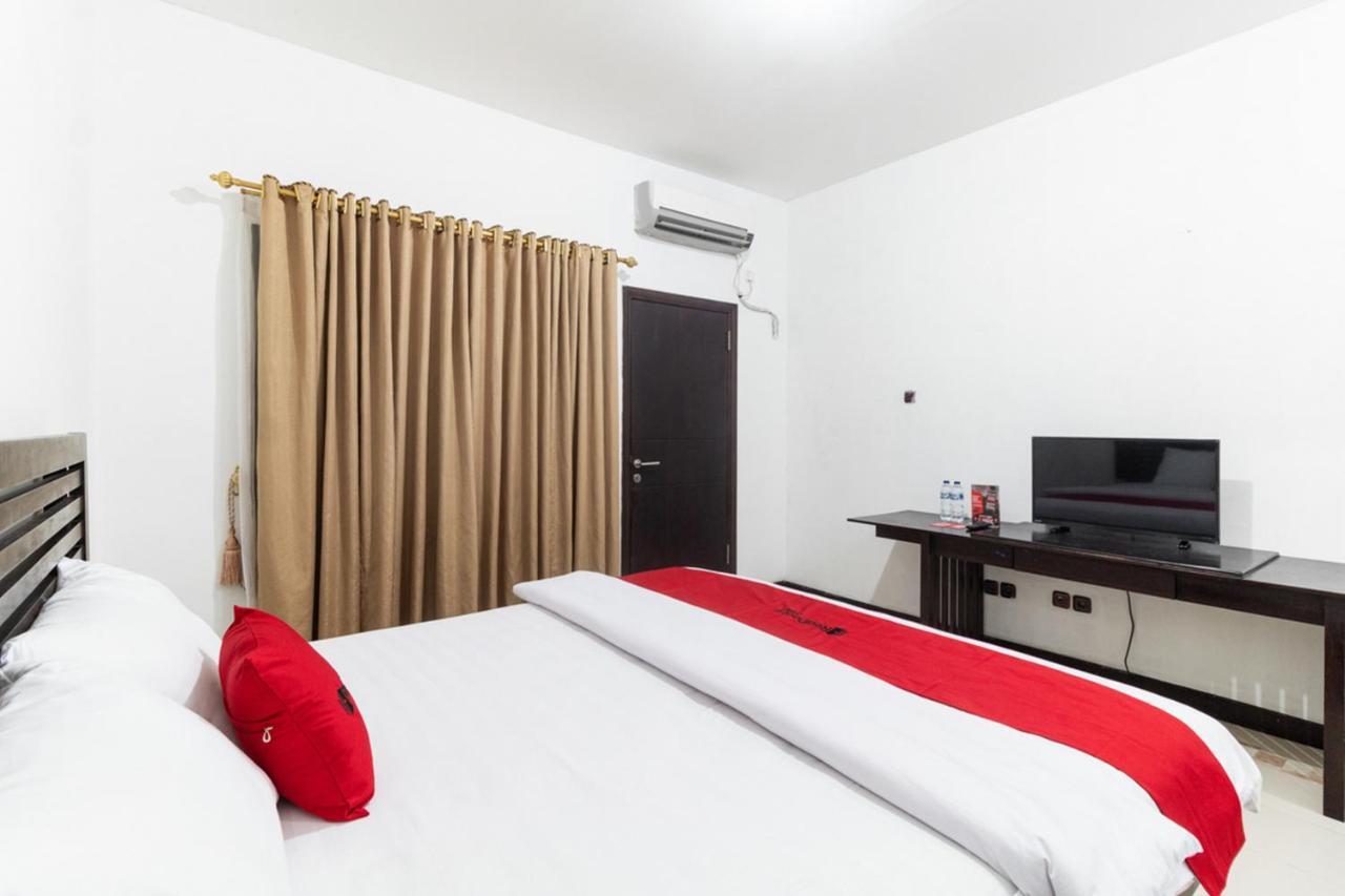Reddoorz Near Bahu Mall Manado Malalayang Extérieur photo